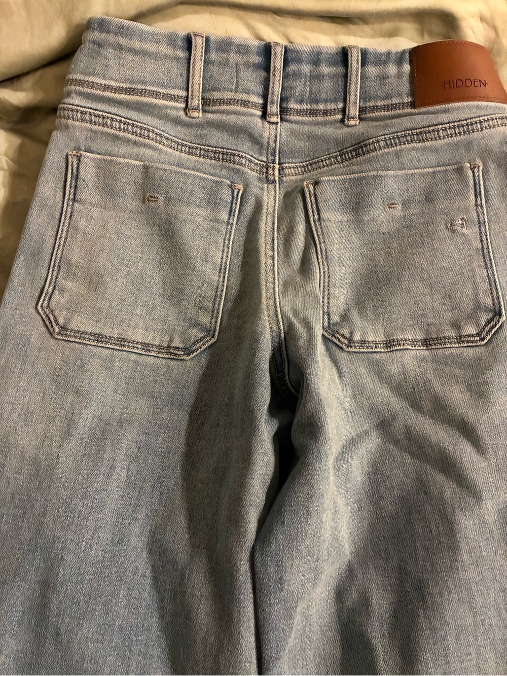 High-Rise Light Blue Wide-Leg Jeans with Raw Hem - Picture 3 of 6